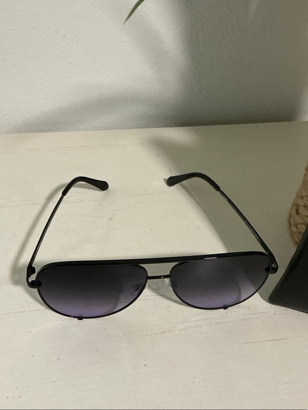 Quay Women’s High Key Extra Large Sunglasses - Black/Purple - Picture 6 of 6